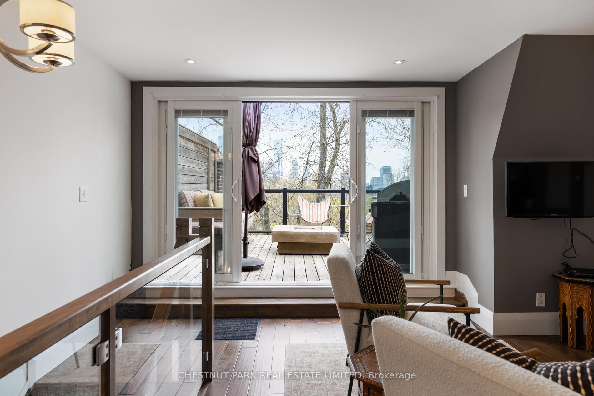 61 Woodlawn Avenue photo 31