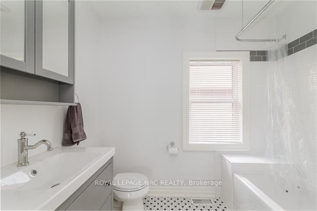 6 Clark Street Unit Upper photo 15