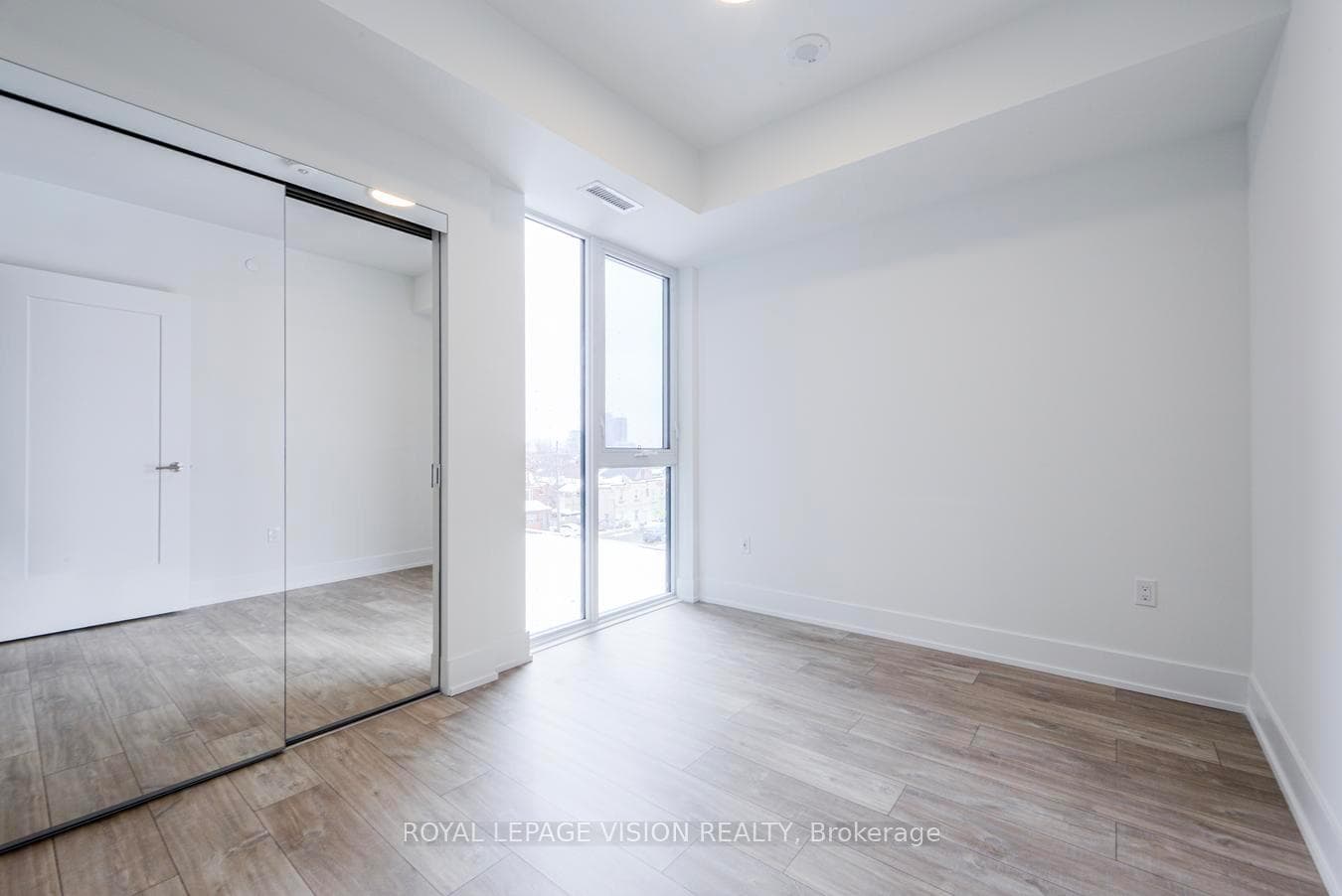 858 Dupont Street Unit 301 photo 19