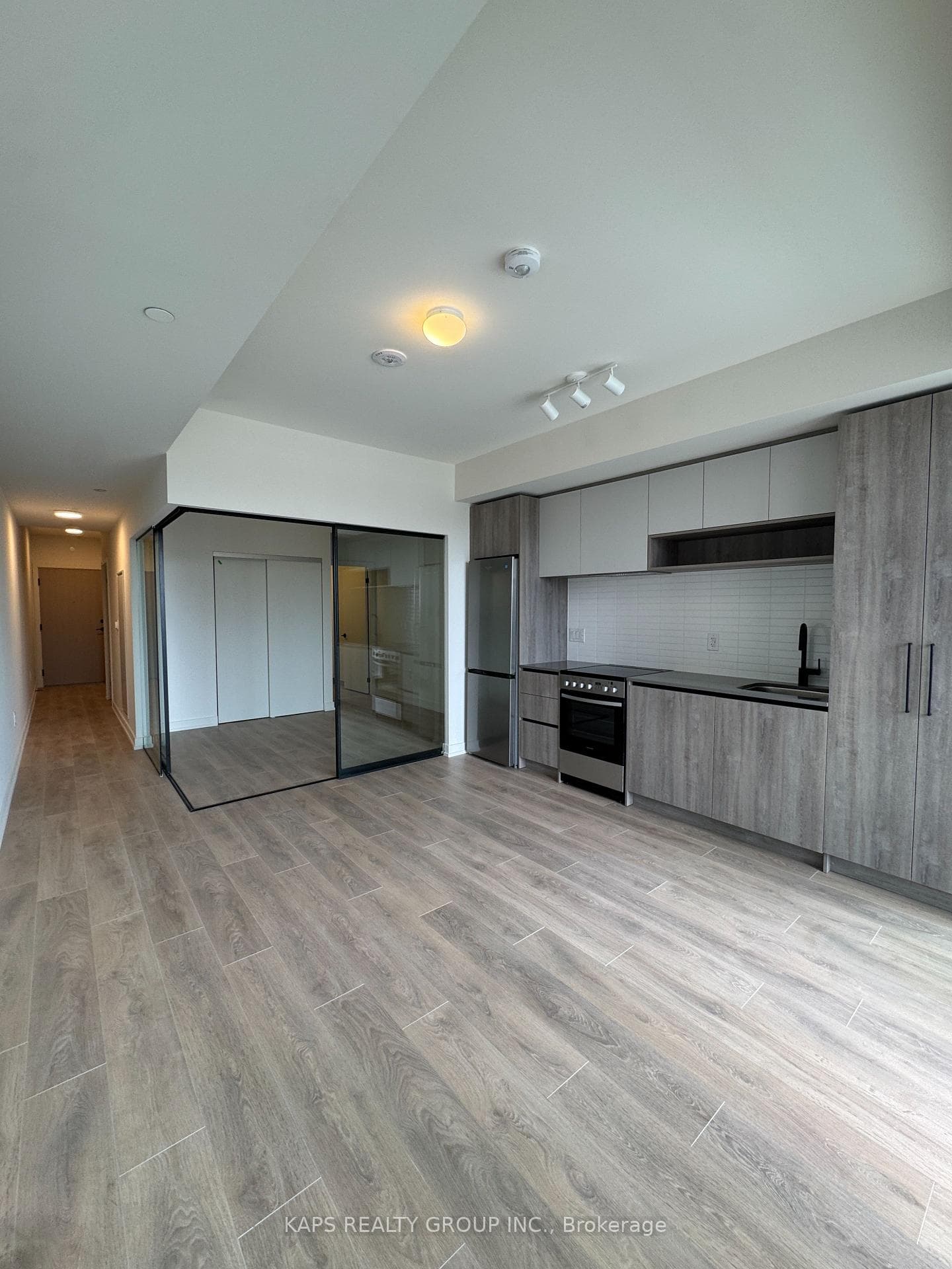 181 Sterling Road Unit 715 photo 9