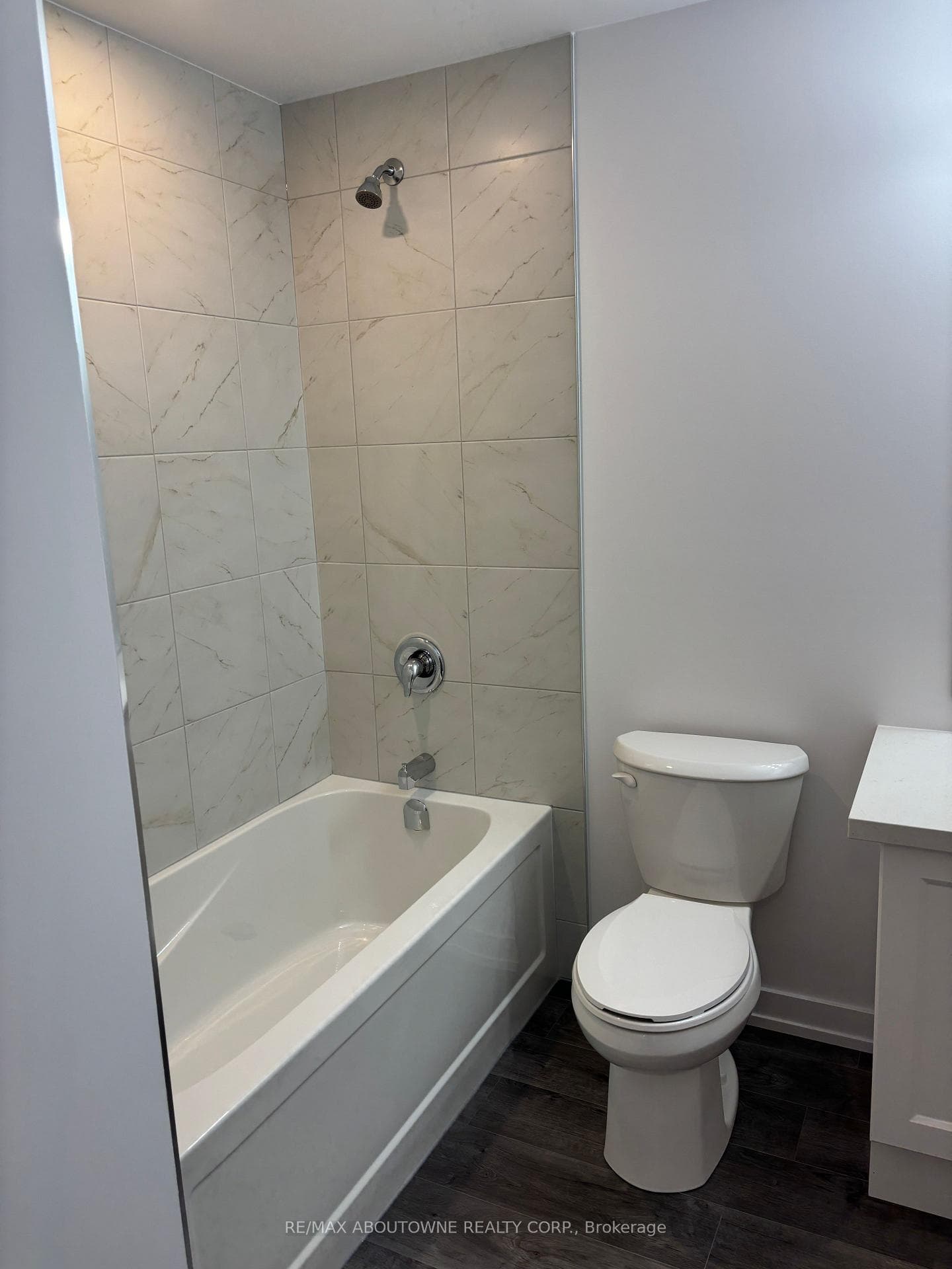 470 Dundas Street Unit 521 photo 10
