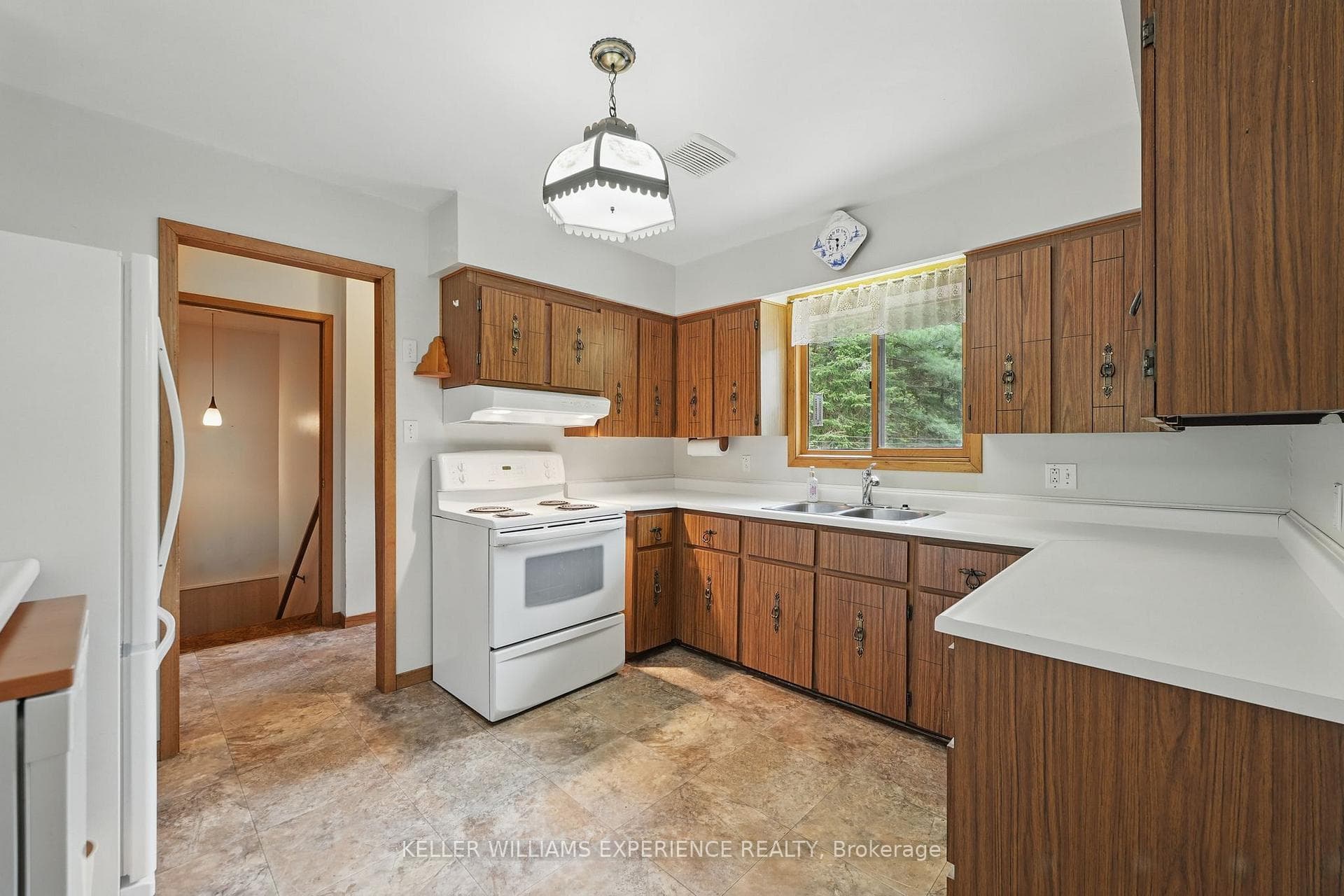 6 Fernanne Drive photo 10