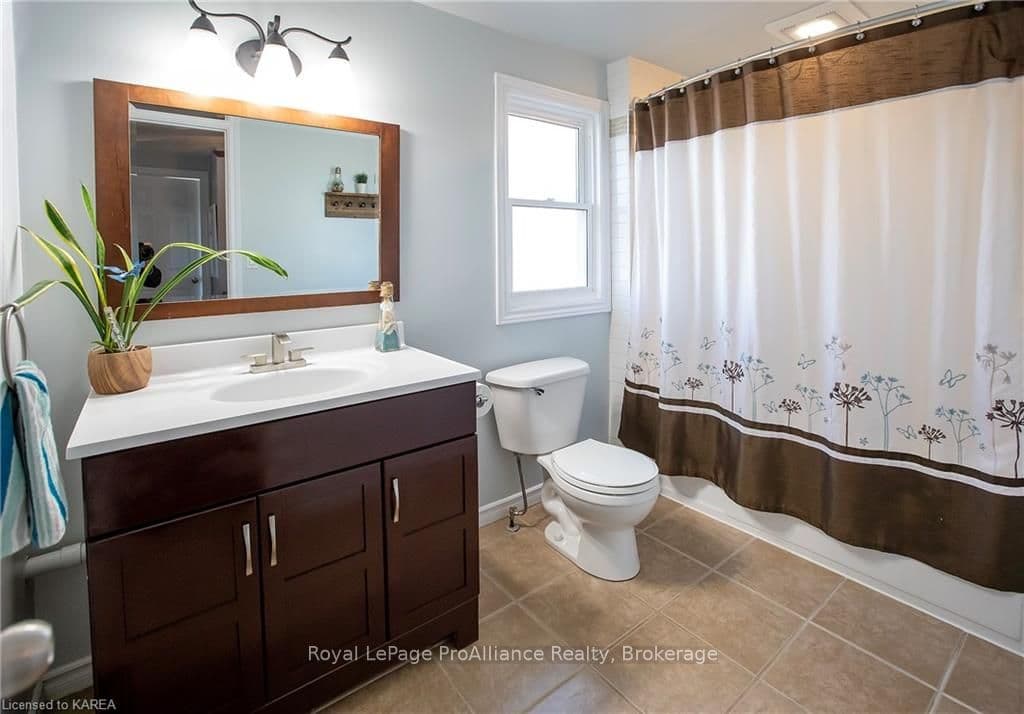 103 GRENADIER Drive photo 20