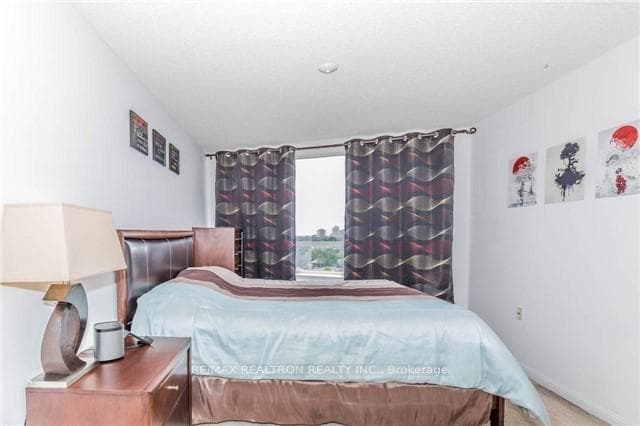 650 Lawrence Avenue Unit Ph01 photo 16