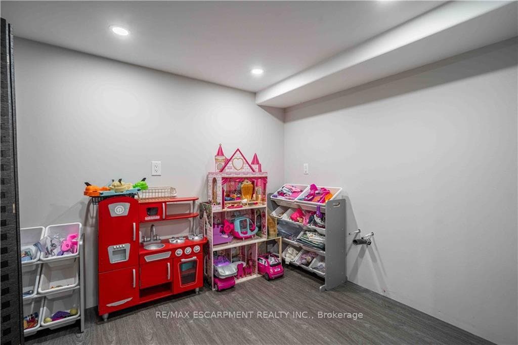 40 Skinner Road photo 32