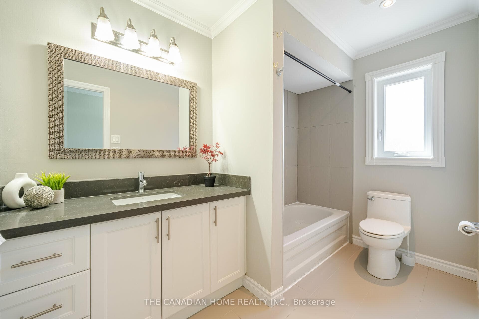 64 Macdermott Drive photo 27