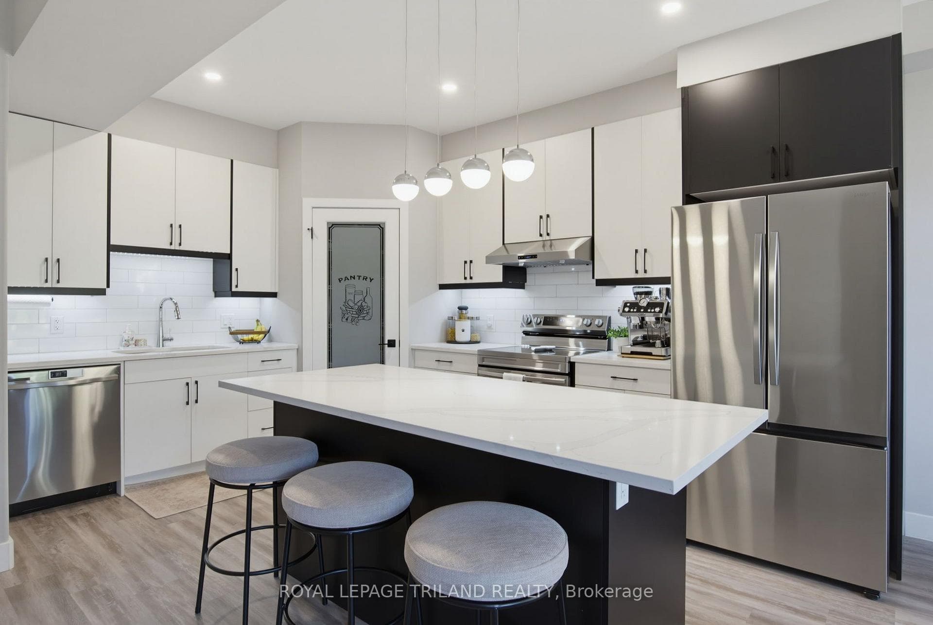 3557 Colonel Talbot Road Unit 14 photo 7