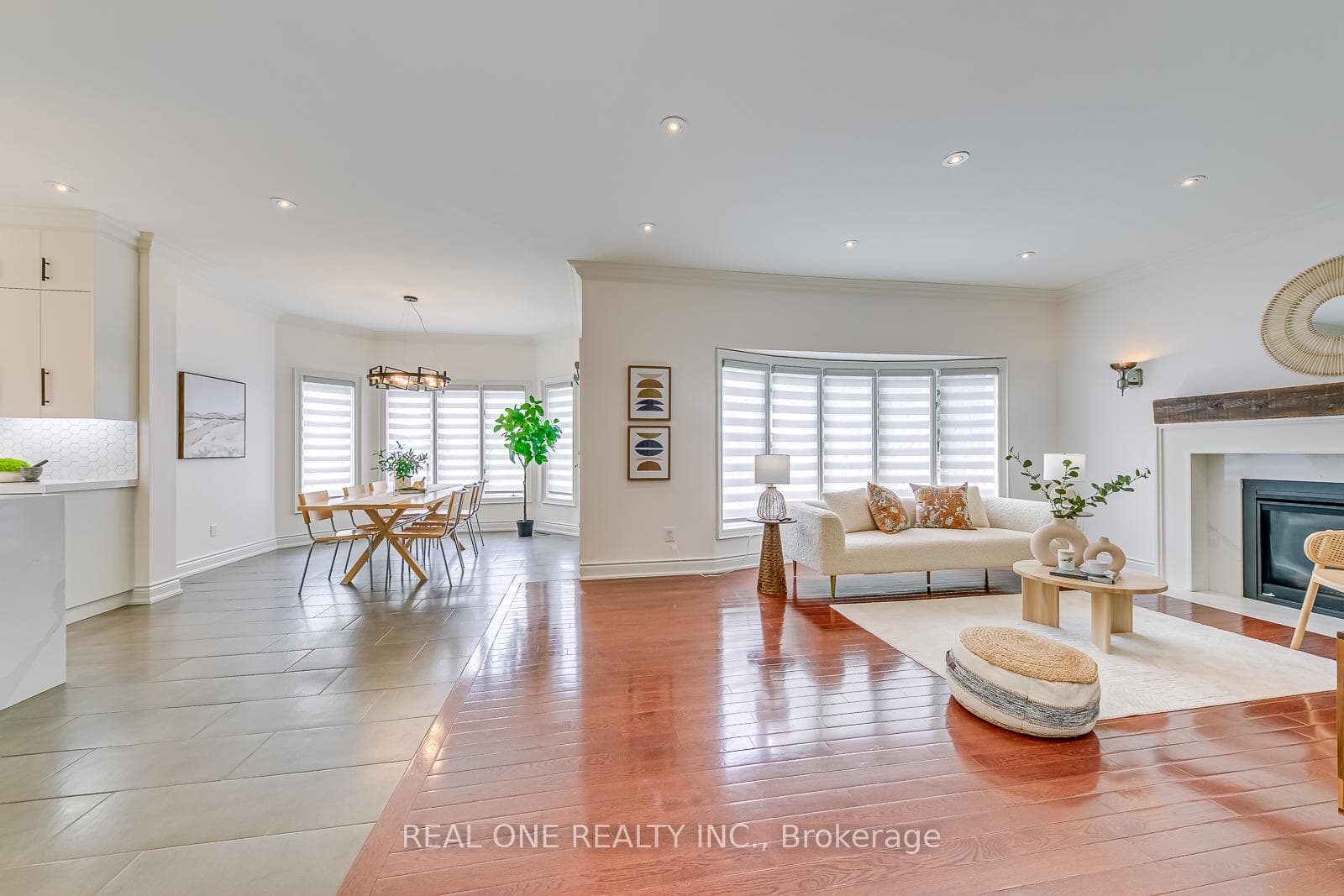 1299 Bayshire Drive photo 11