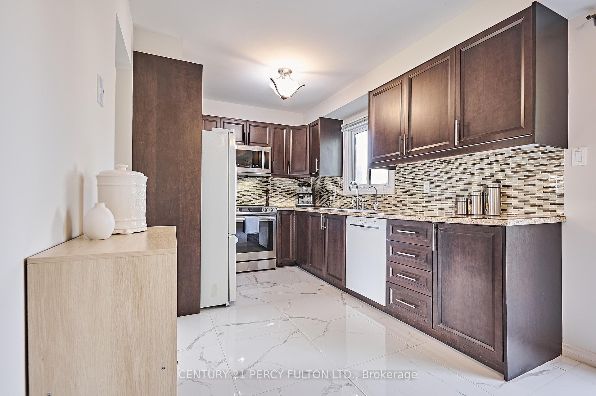 89 Barnes Drive photo 16