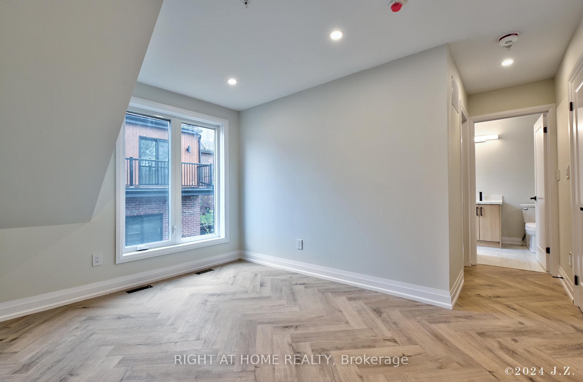 153 Macdonell Avenue Unit Laneway photo 19