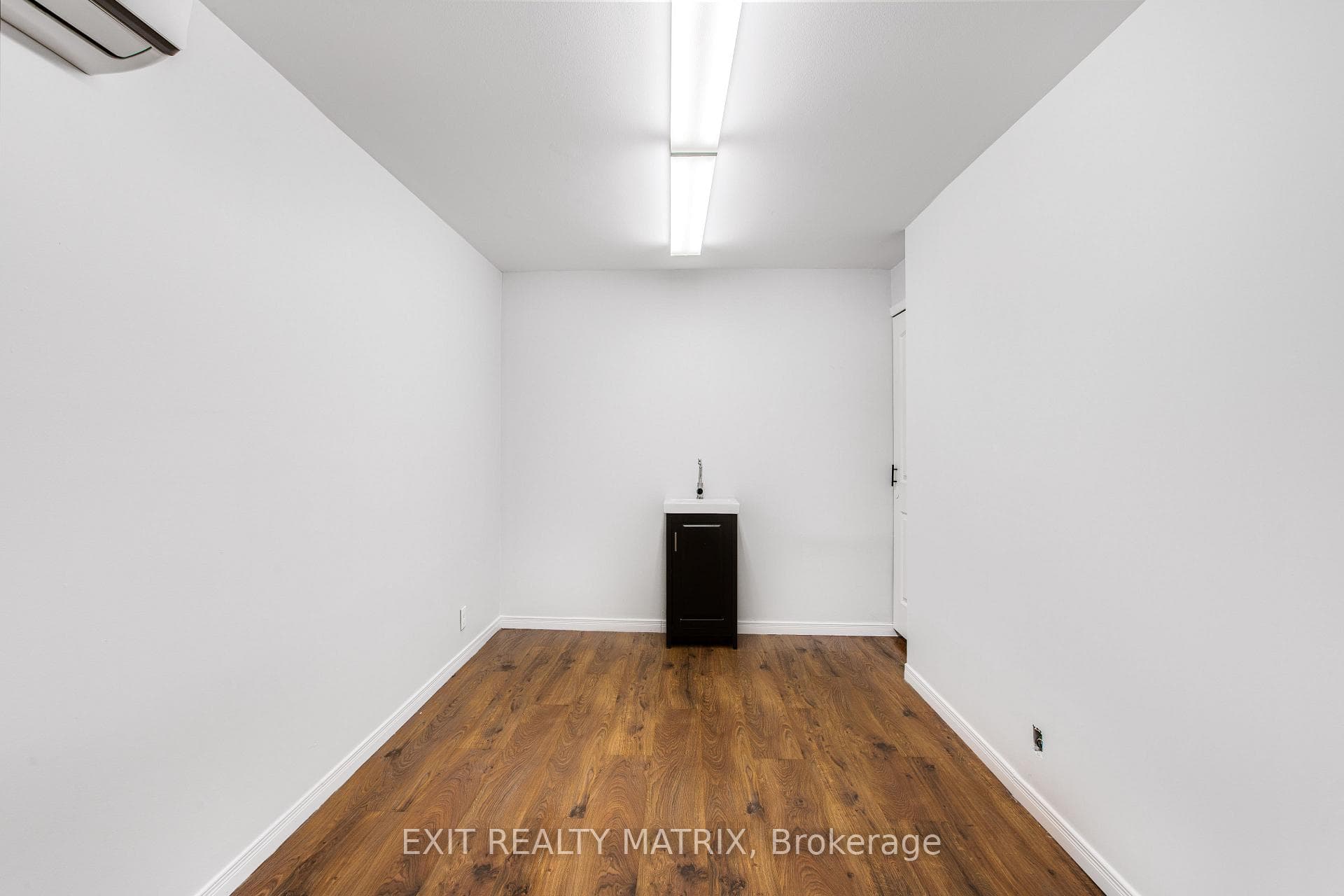 1053B KING Street photo 11