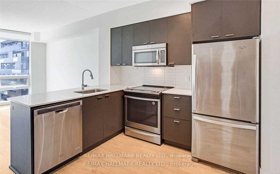 30 Roehampton Avenue Unit 2701 photo 2