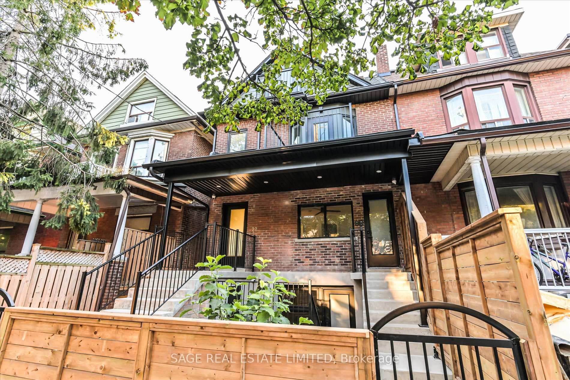 22 Lansdowne Avenue Unit C photo 3