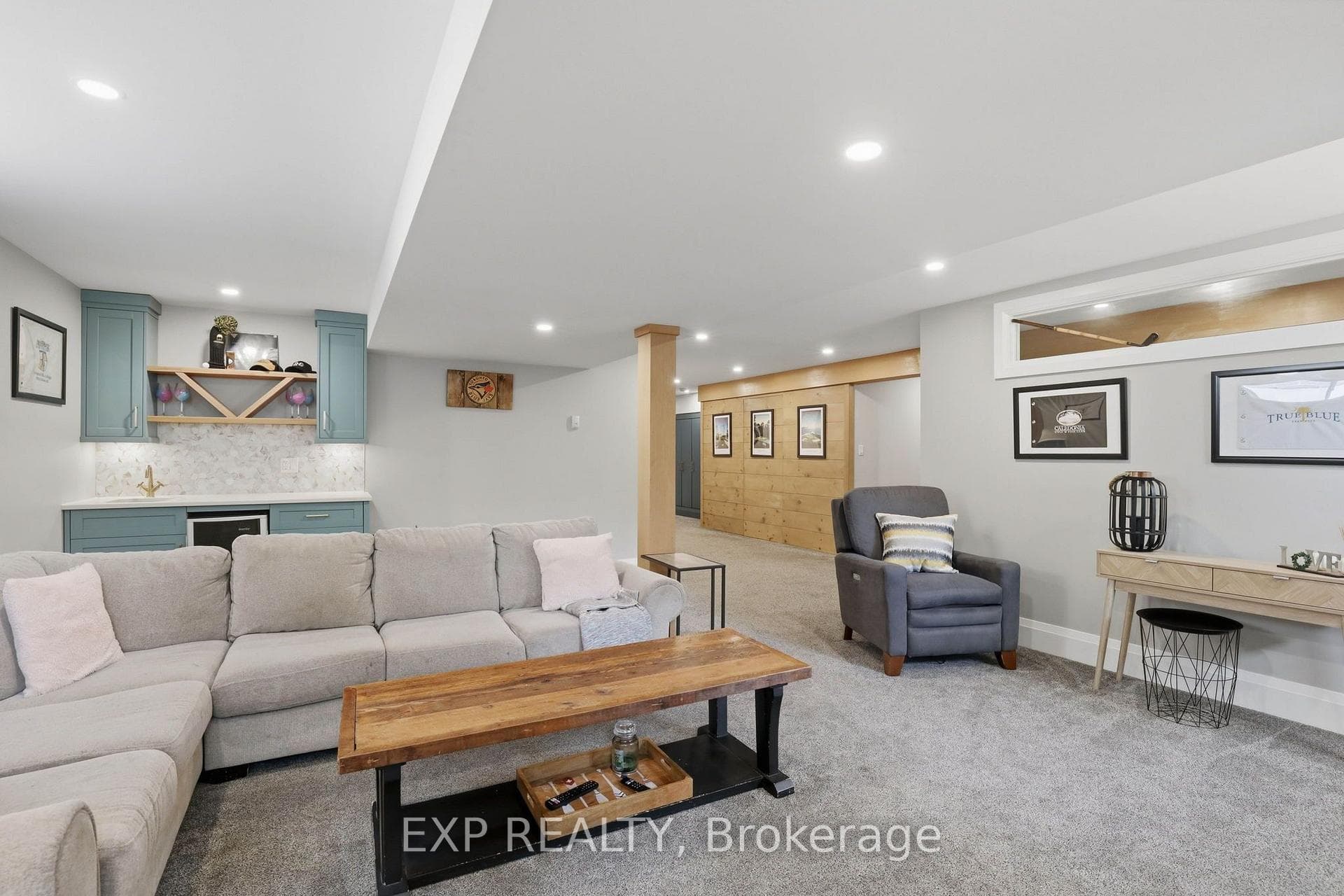 541 Bennett Crescent photo 29