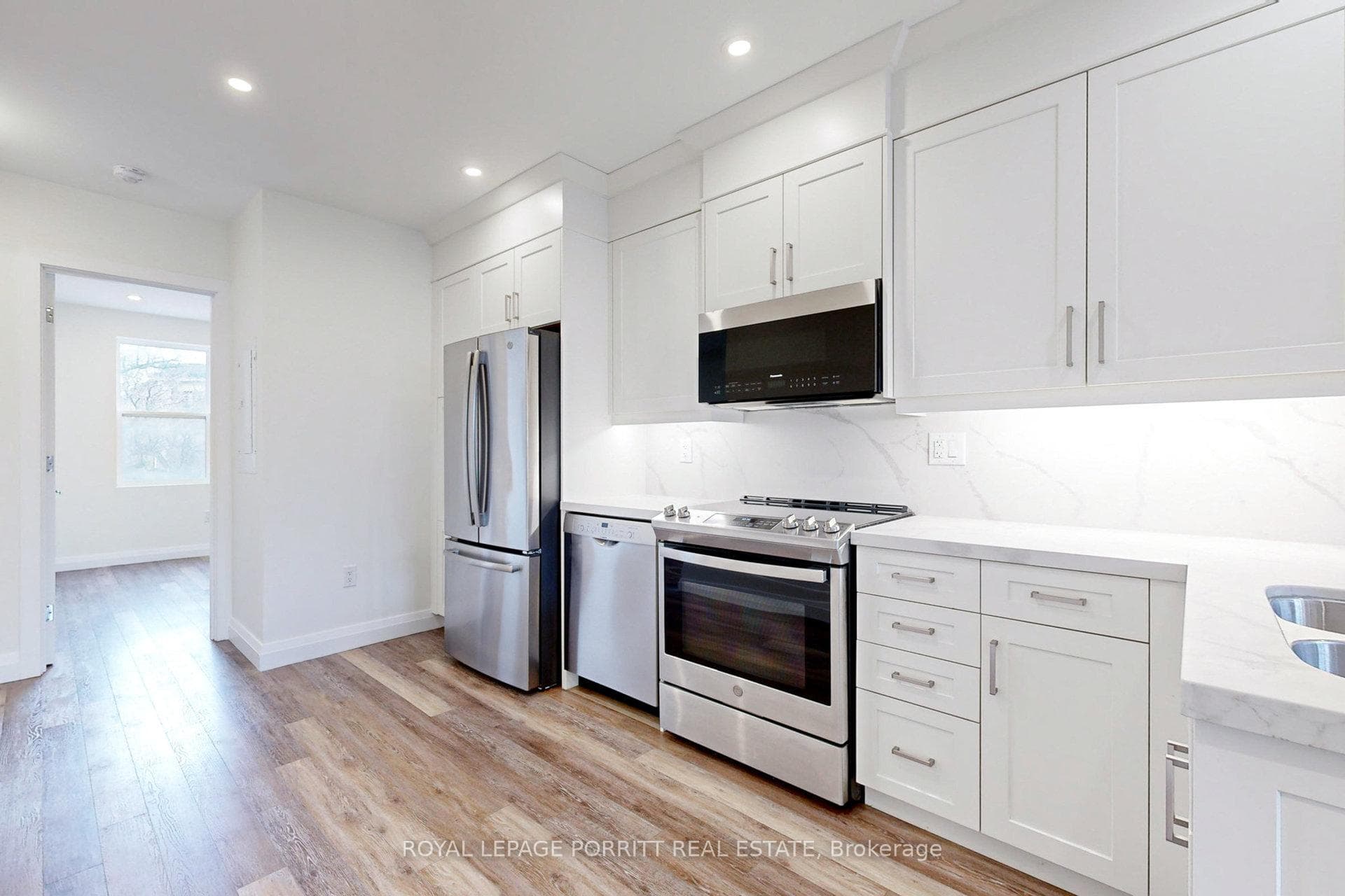 254 Armadale Avenue Unit #4 photo 11