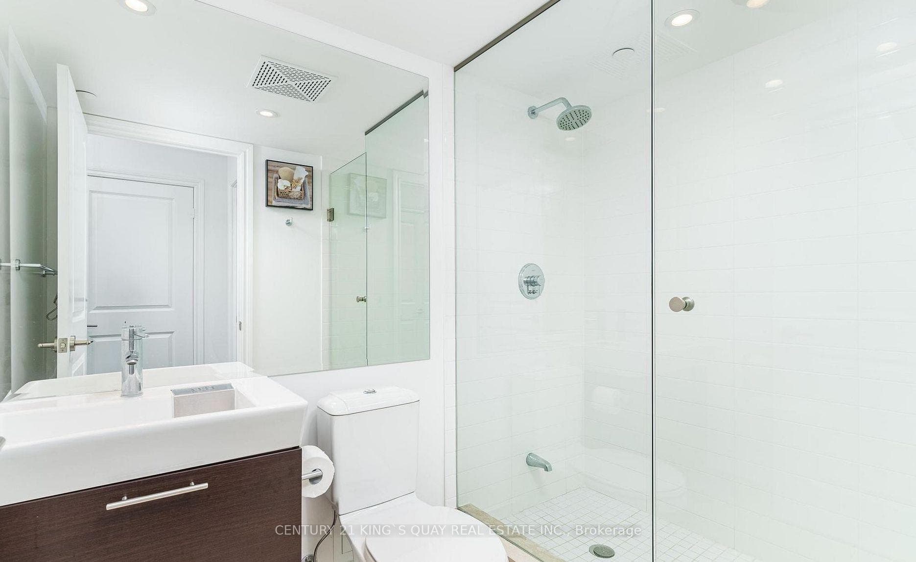 386 Yonge Street Unit 5610 photo 17