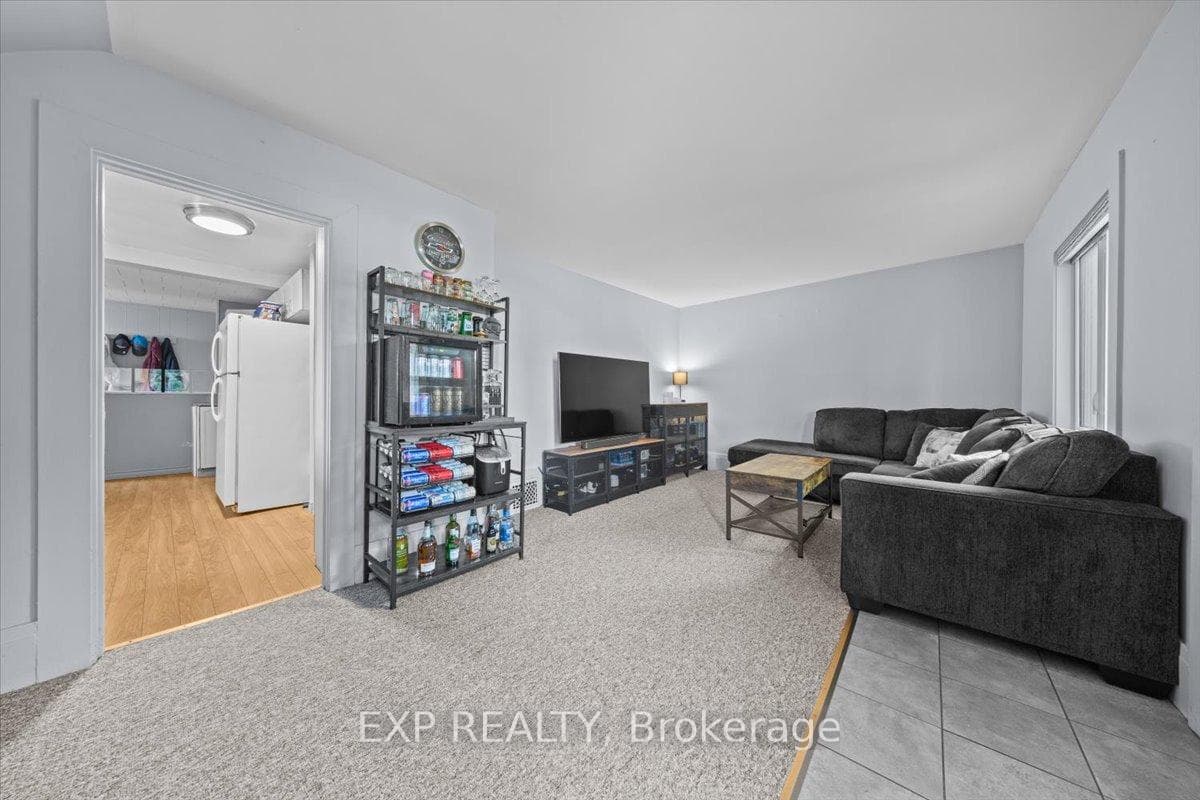 377 Lisgar Avenue photo 6