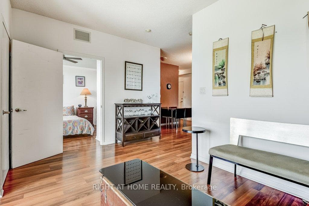2464 Weston Road Unit 910 photo 10