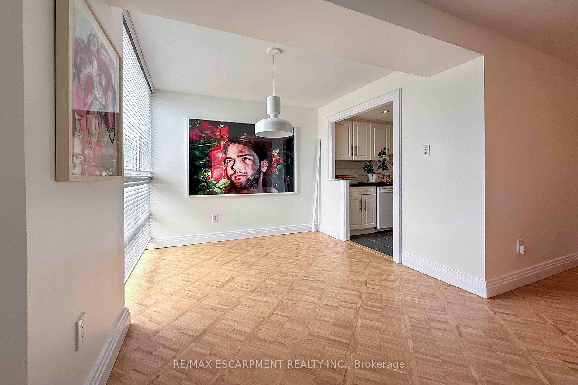 3650 Kaneff Crescent Unit 2804 photo 10