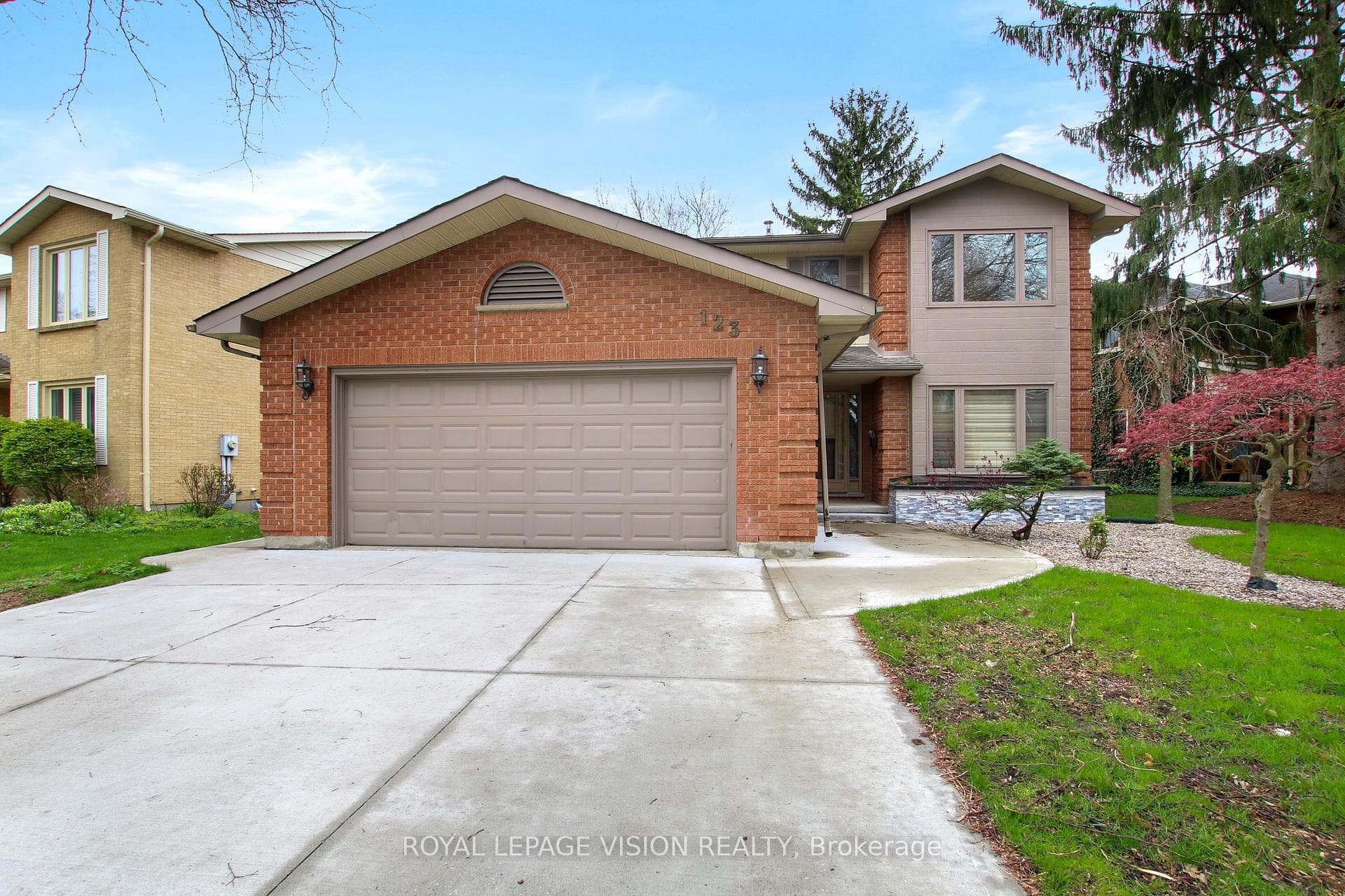 123 Chesham Avenue photo 1