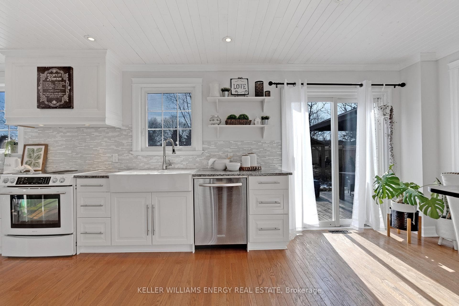 9 Rosalynne Avenue photo 8