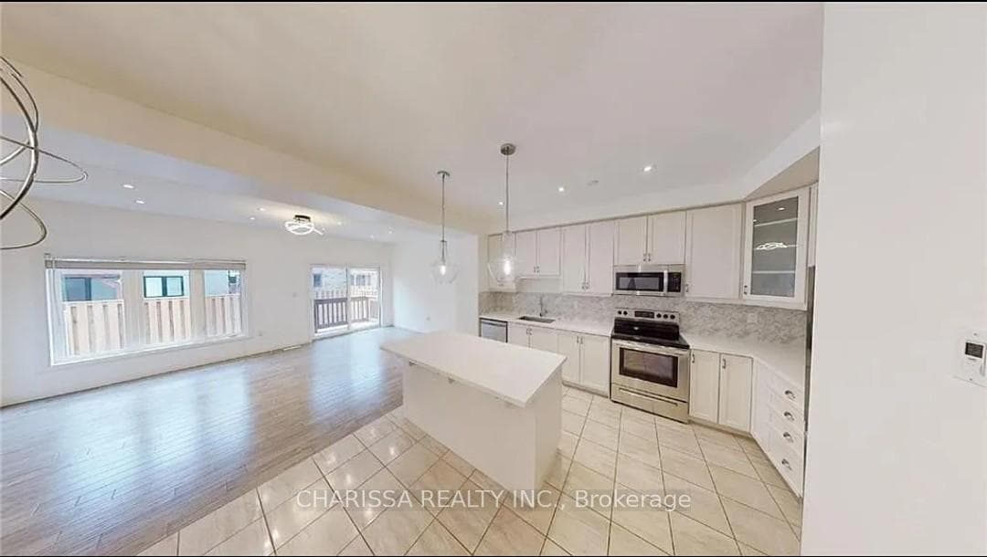 30 Greenwich Avenue photo 3