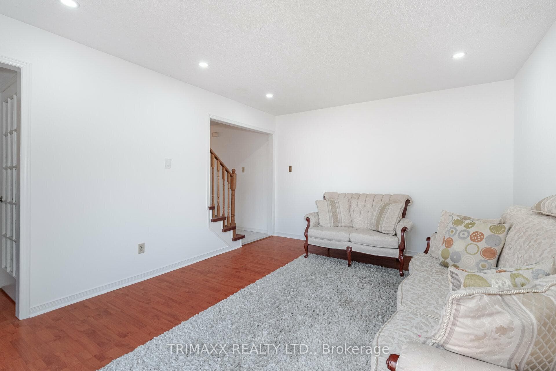 44 Saint Tropez Court photo 10