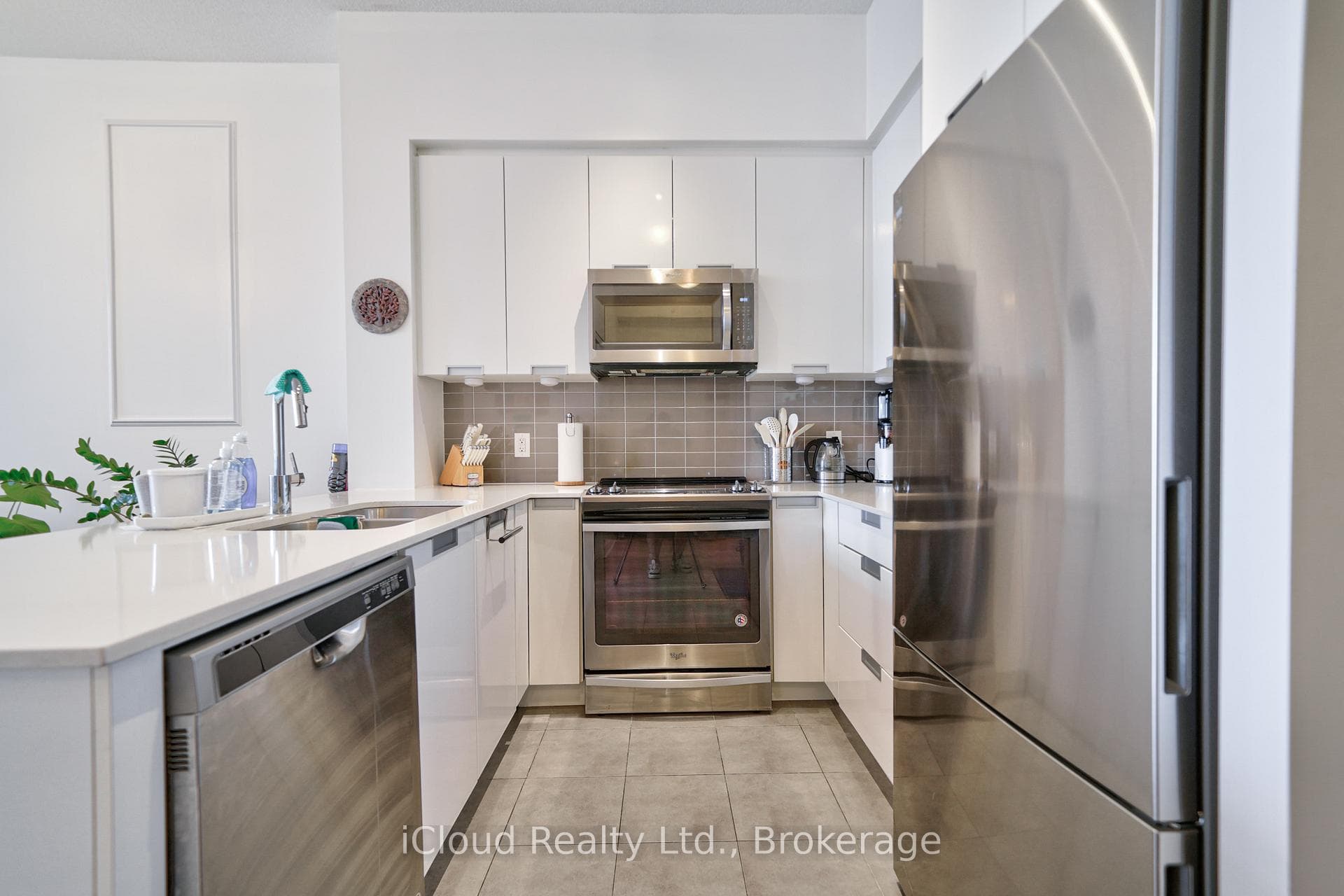 5025 Four Springs Avenue Unit 1805 photo 13