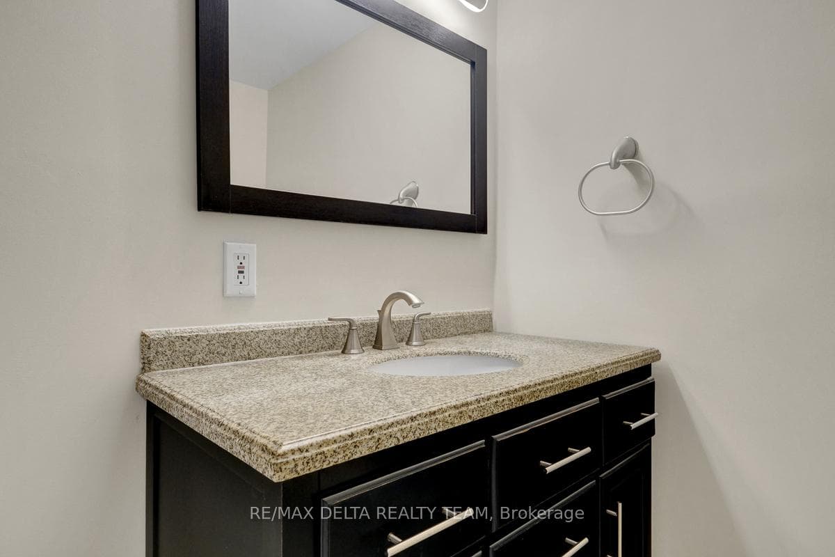 1099 Cadboro Road Unit 107 photo 23