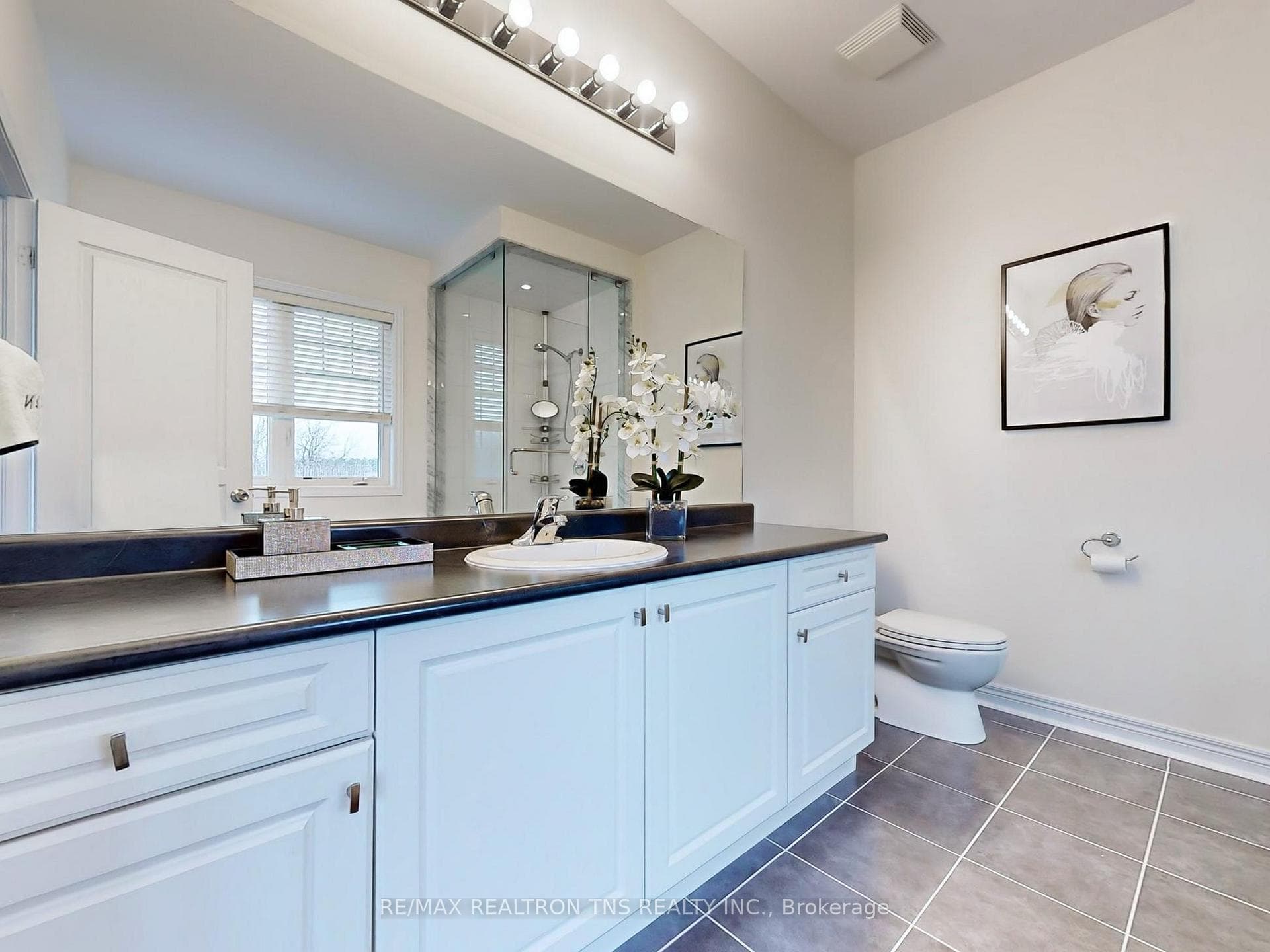 105 Roy Harper Avenue photo 23