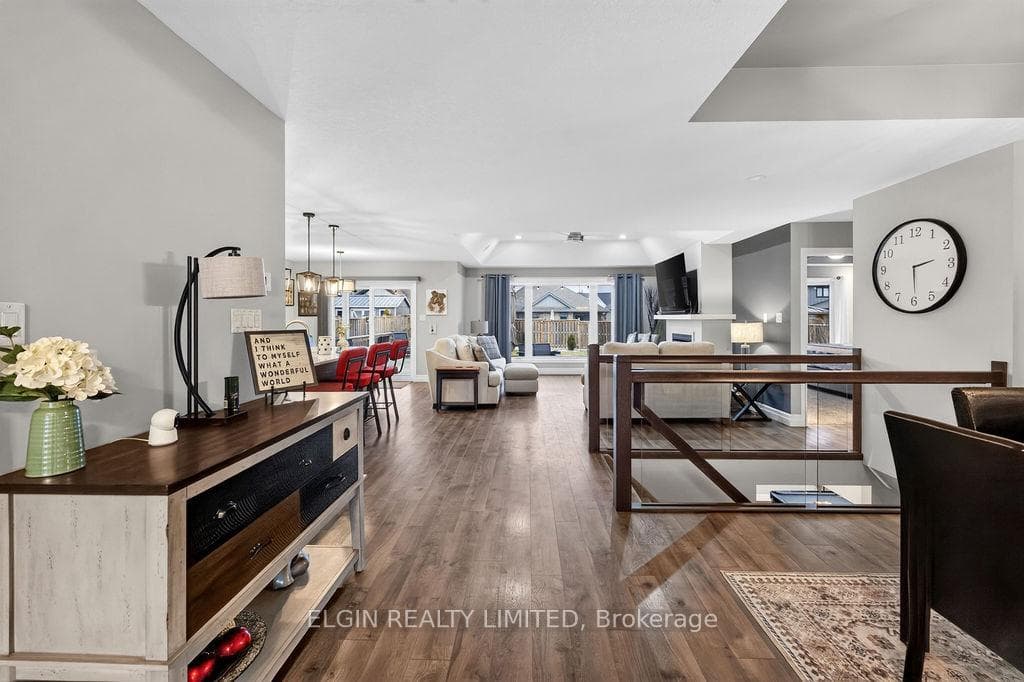 40 Glengariff Drive photo 25