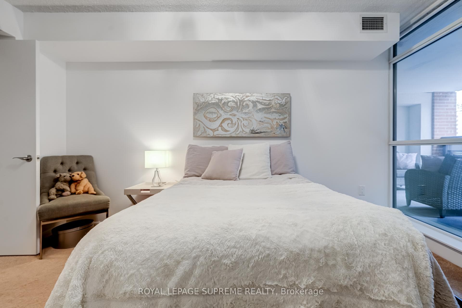800 Lawrence Avenue Unit 519 photo 17