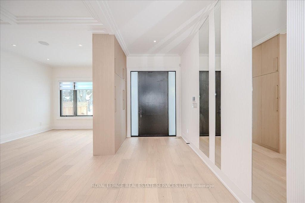 7 1/2" Engineered Hardwood Flooring Throughout