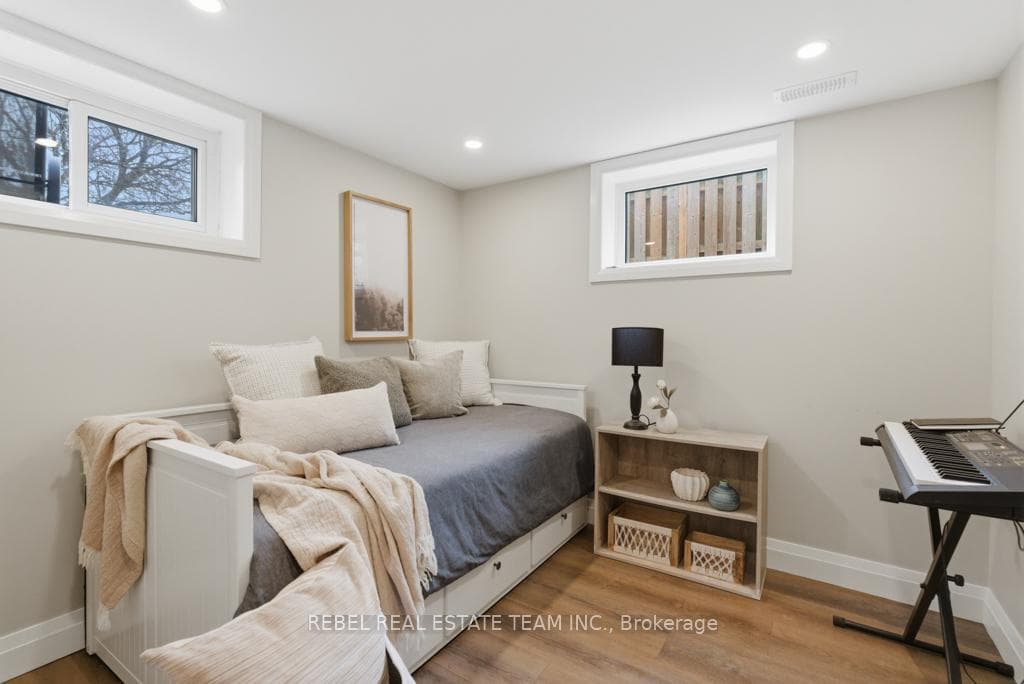1285 Scugog Avenue photo 36