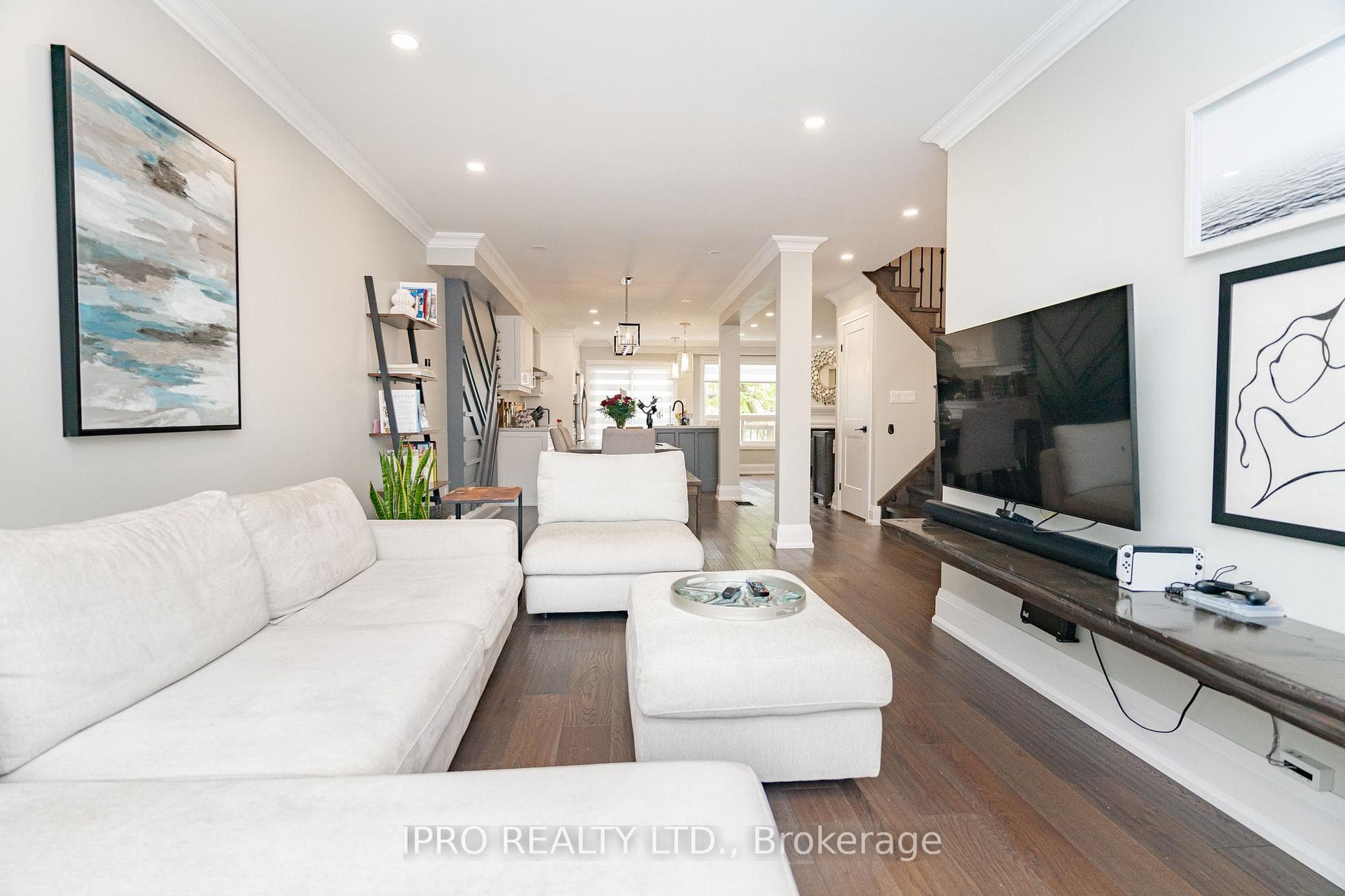 2272 Mowat Avenue Unit 74 photo 8
