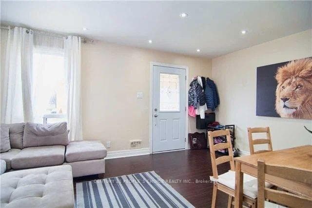 186 Maurice Drive Unit Upper photo 6