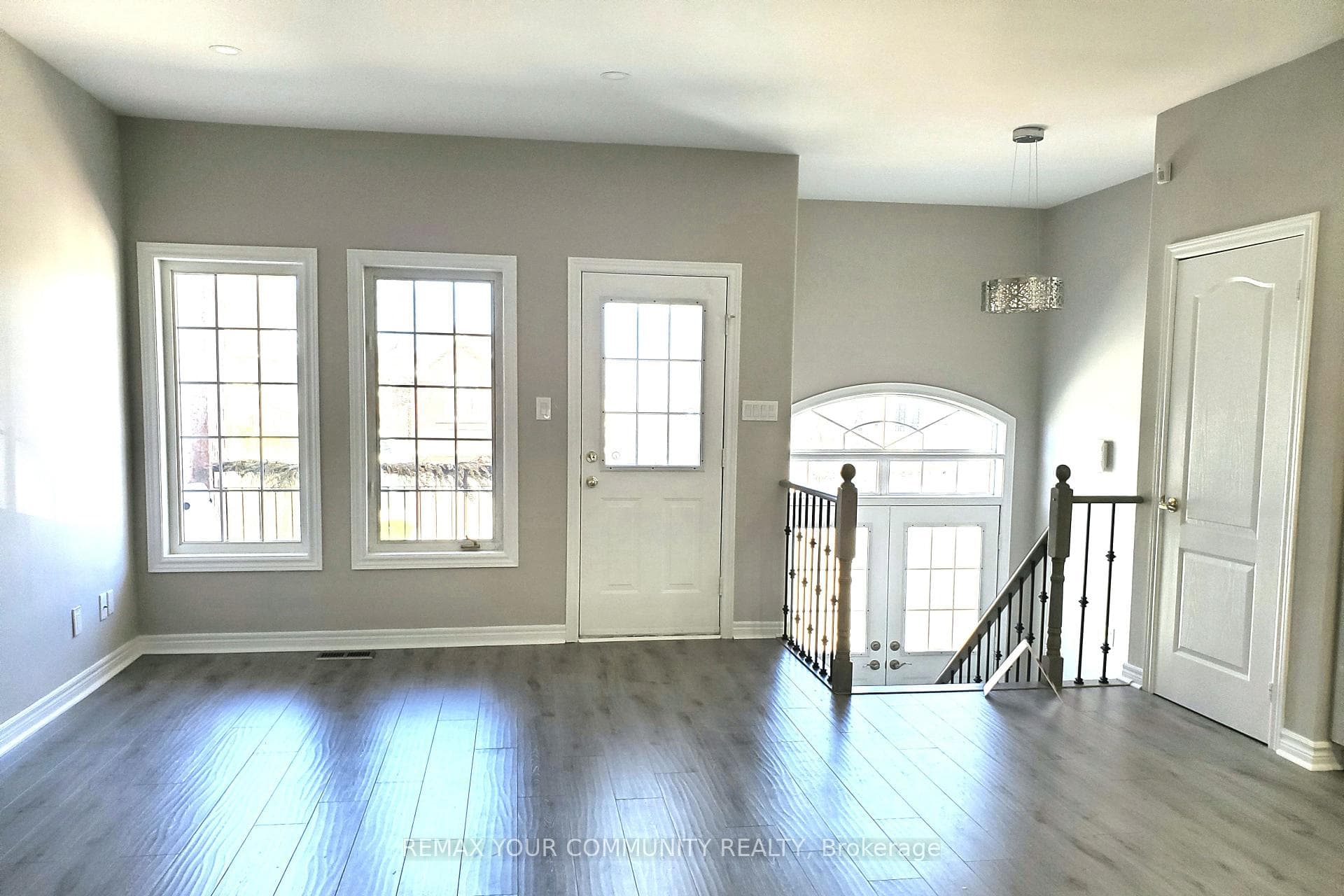 48 Belwood Boulevard Unit Upper photo 14