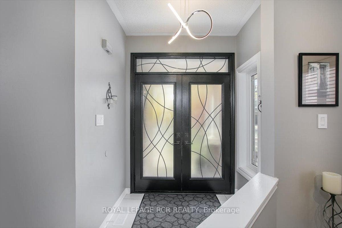 947 Wingarden Crescent photo 4