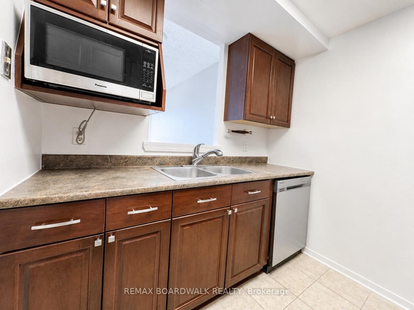 35 HOLLAND Avenue Unit 907 photo 7