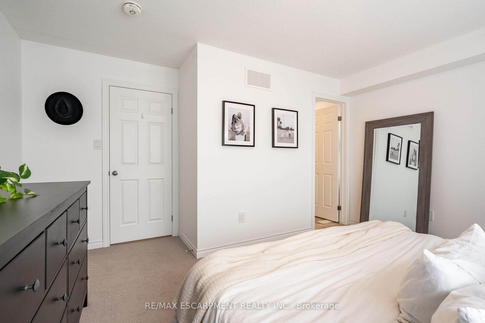 219 Dundas Street Unit 45 photo 20