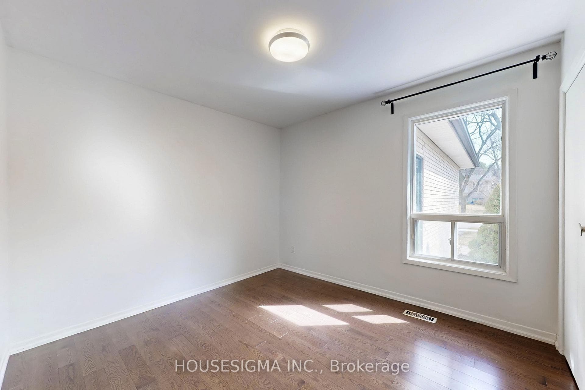 65 Bellbury Crescent photo 18