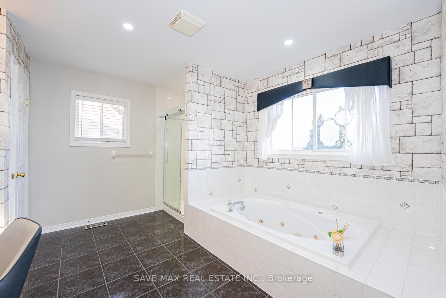 35 Woodcrest Court photo 22