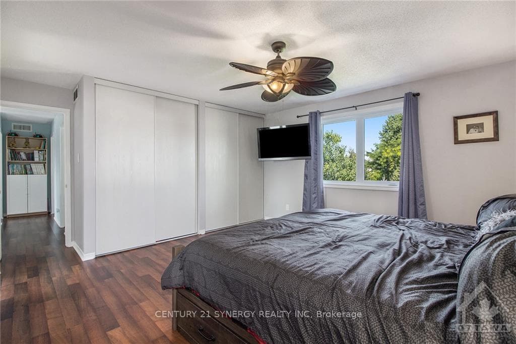 1686 LIBERTY Way photo 18