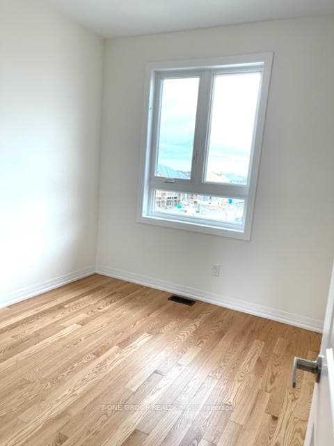 56 Robert Eaton Avenue photo 19