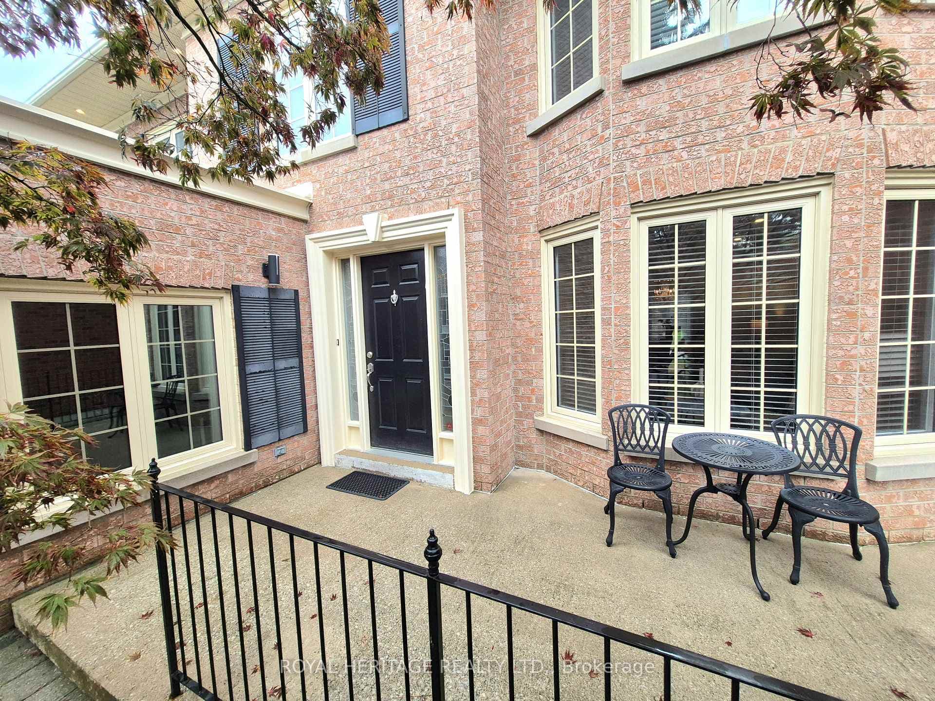 16 Cowles Court photo 2