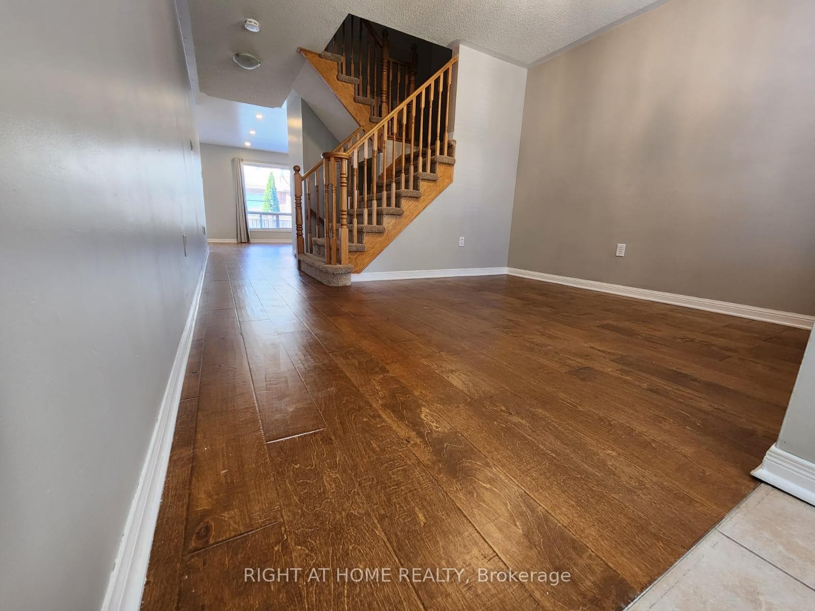 1407 Mcdermott Way photo 4