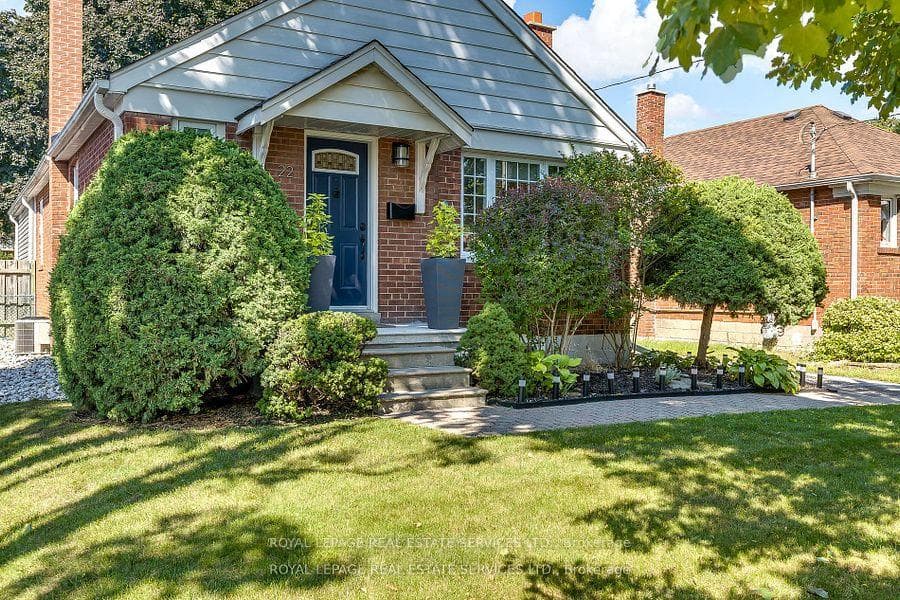 22 Edgecroft Road photo 2