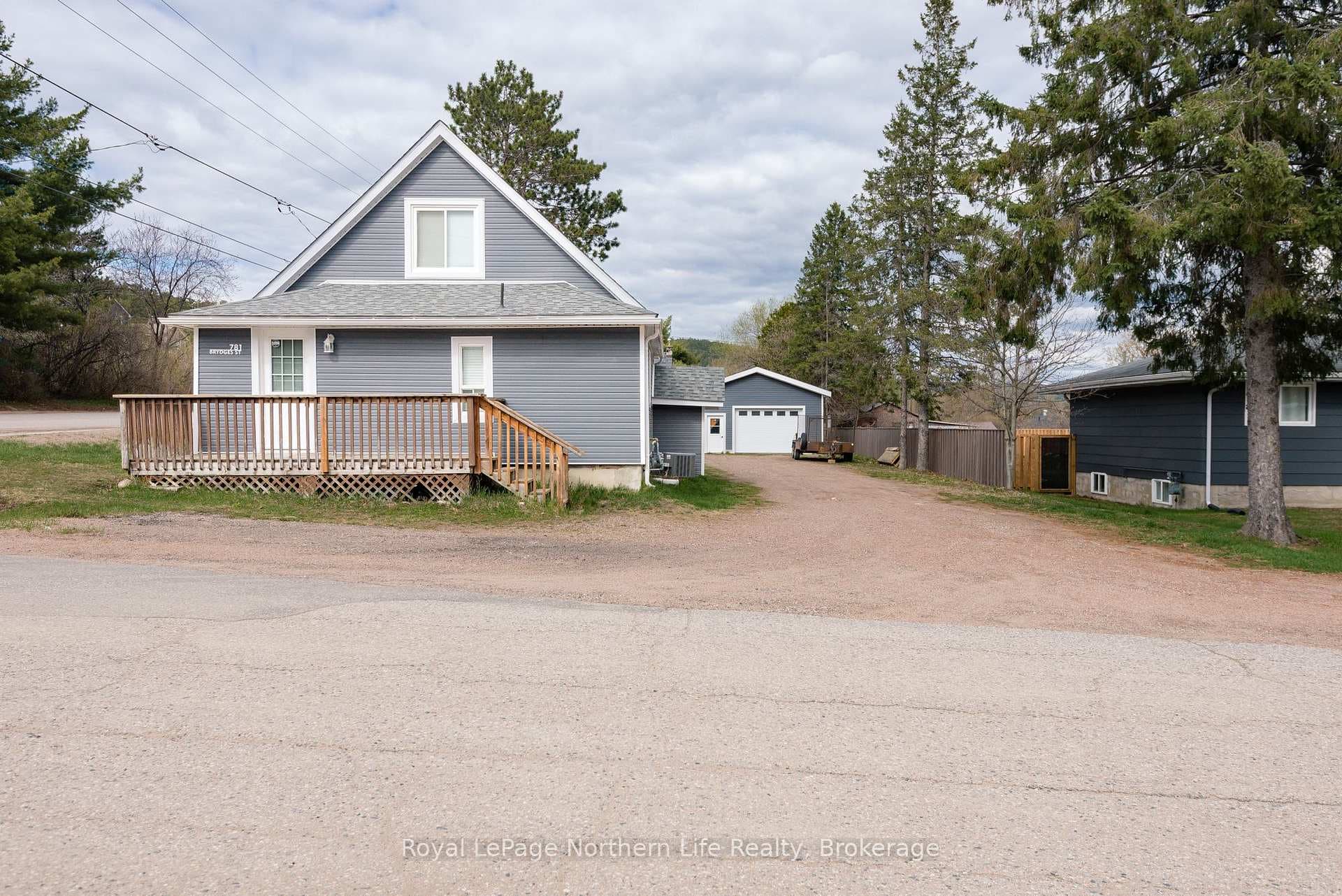 781 Brydges Street photo 48