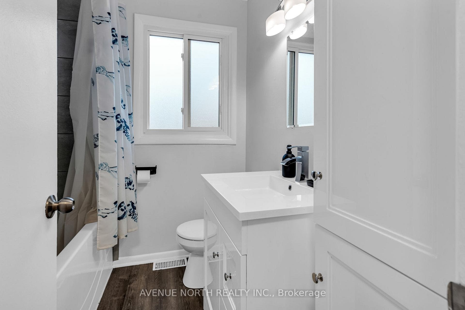 1202 Summerville Avenue photo 20