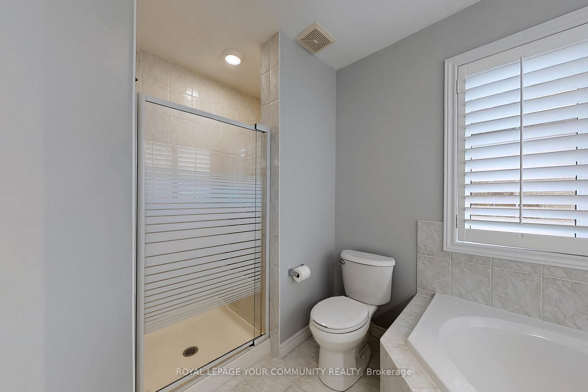105 Bentoak Crescent photo 23